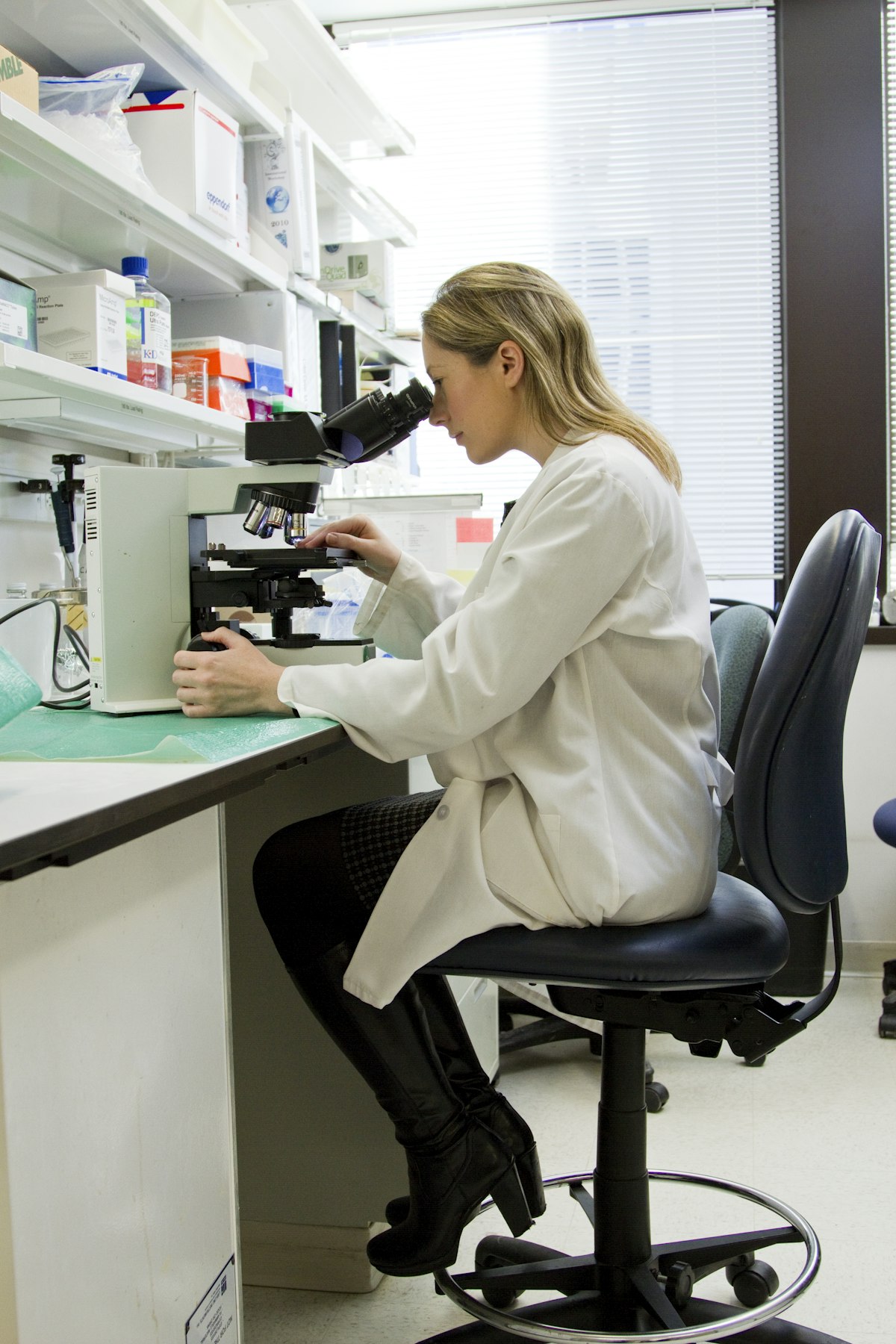 Examen de imagen óseo en una sala de traumatología